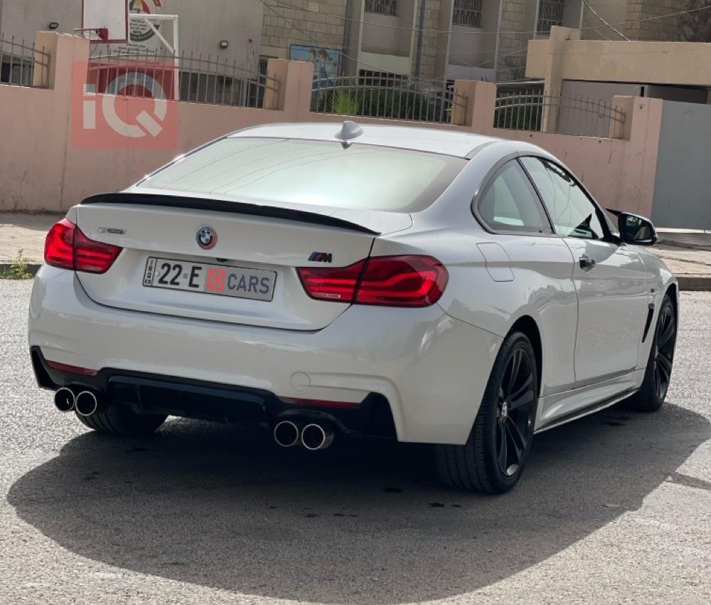 بی ئێم دەبڵیو 4 سیریەس